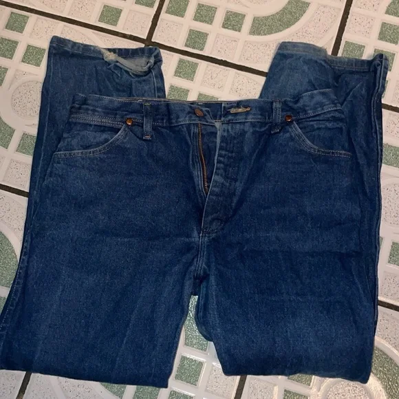 Men wranglers jeans - Picture 2 of 6
